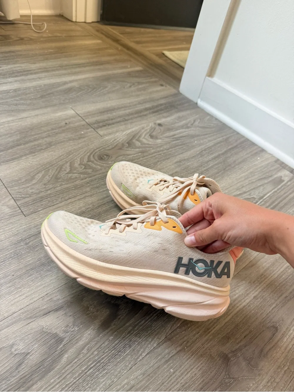 HOKA Clifton 9 Women's Vanilla Astral Running Shoes
